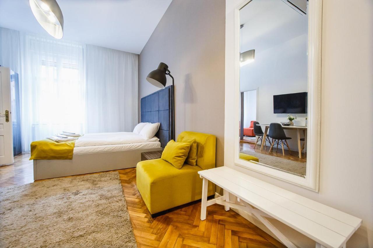Eat It Cozy Downtown Apartments Oradea Extérieur photo
