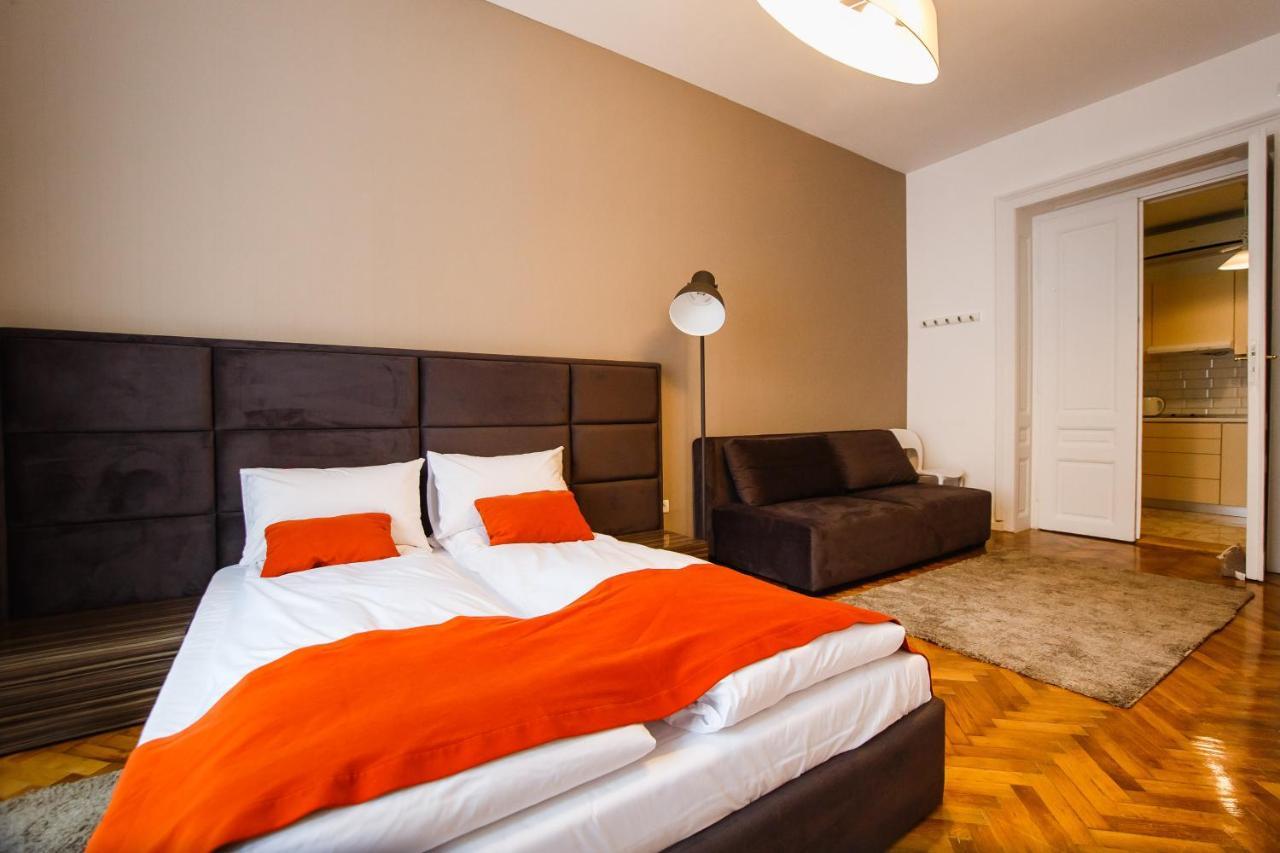 Eat It Cozy Downtown Apartments Oradea Extérieur photo