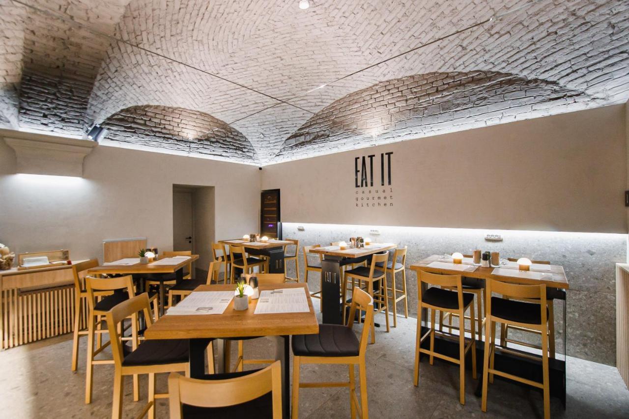 Eat It Cozy Downtown Apartments Oradea Extérieur photo
